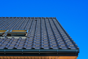 7 factors to consider when choosing a roofing material
